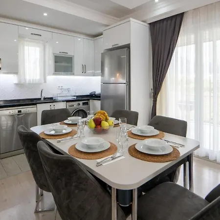 Nature View Detached House With Garden In Apartamento