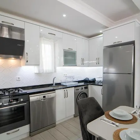 Nature View Detached House With Garden In 아파트