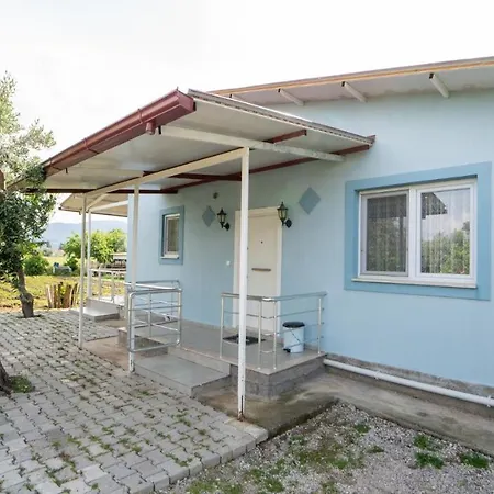 Nature View Detached House With Garden In * 페티예